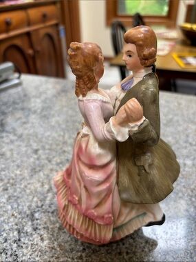 Vintage Tundra music box